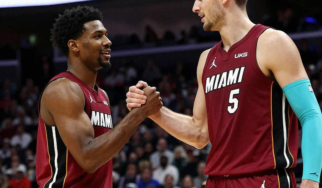 Karl-Anthony Towns sẵn sàng nhận ít tiền hơn để giữ nguyên đội hình Knicks: Phép trừ đang diễn ra sau tấm nhẫn vô địch