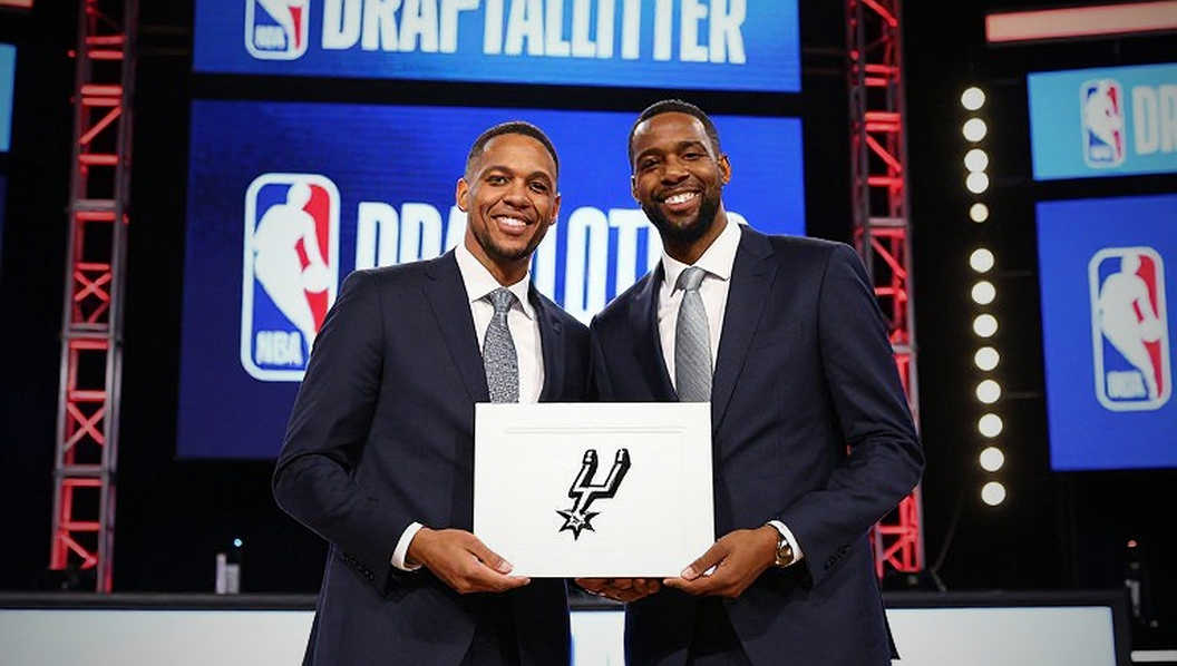 43 trận, một đầu gối và bảng tính Dallas Mavericks không muốn công khai 43 trận, một đầu gối và bảng tính Dallas Mavericks không muốn công khai