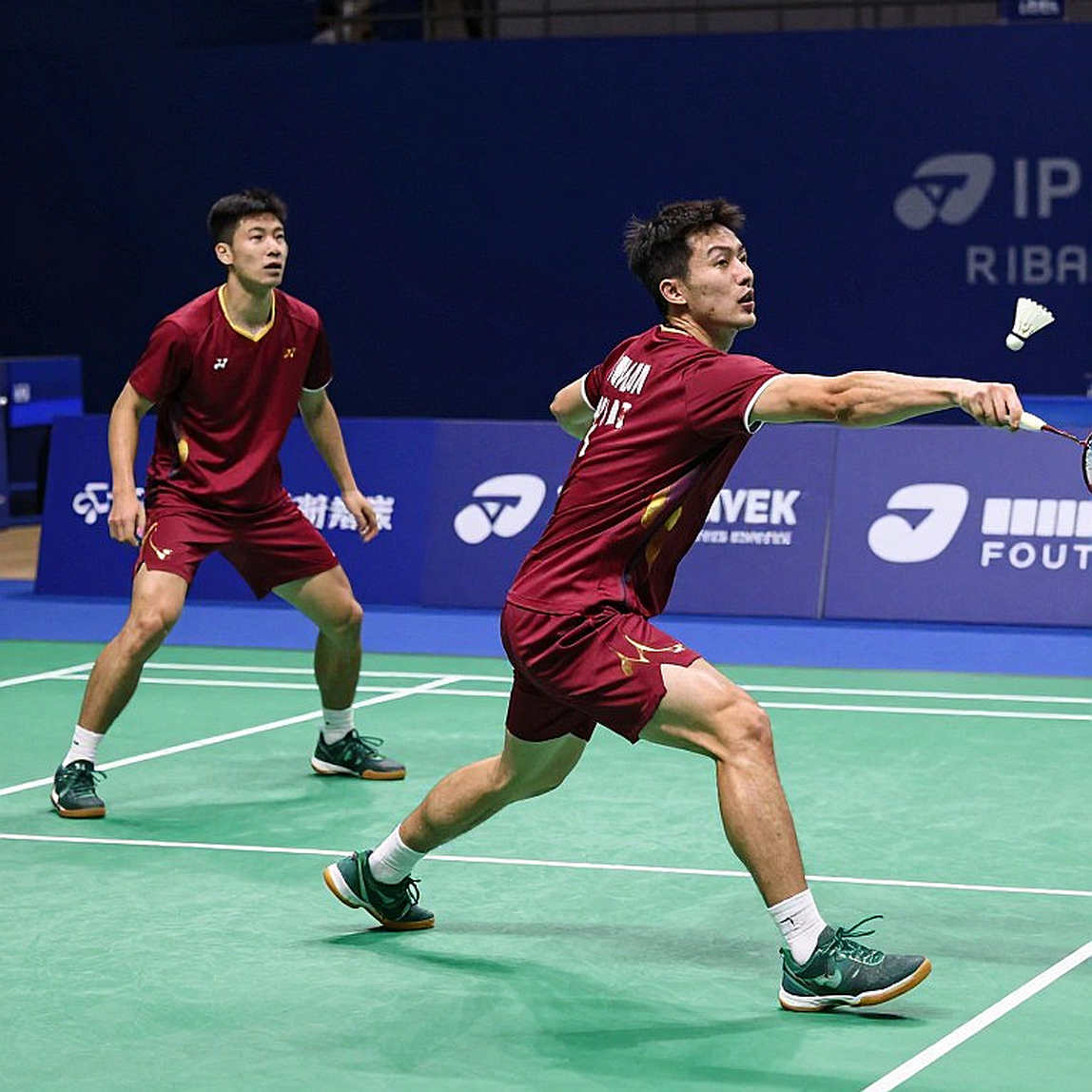 Alwi Farhan tập cùng Kento Momota: Canh bạc chuẩn bị của Indonesia trước Asian Games 2026