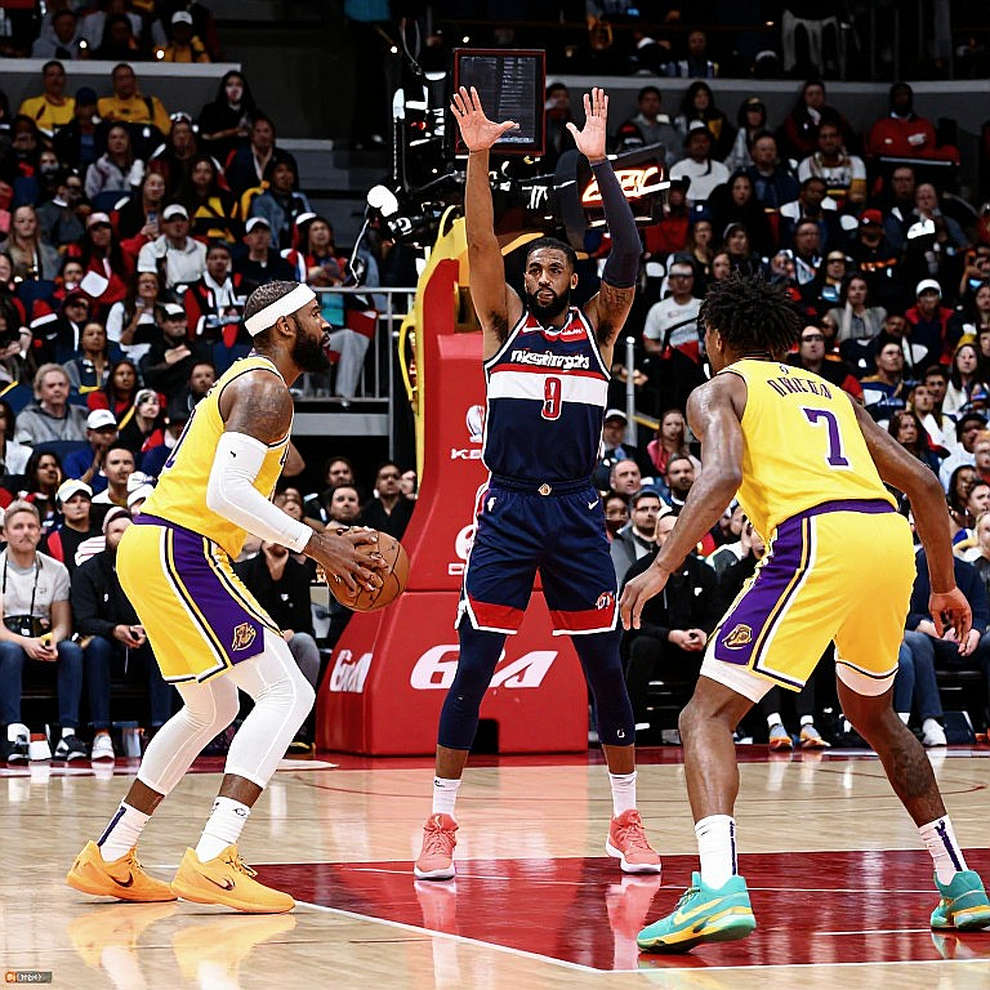 LeBron James và hợp đồng tối thiểu ở Philadelphia: lỗ hổng quỹ lương NBA nằm ở đúng chữ 'tham gia