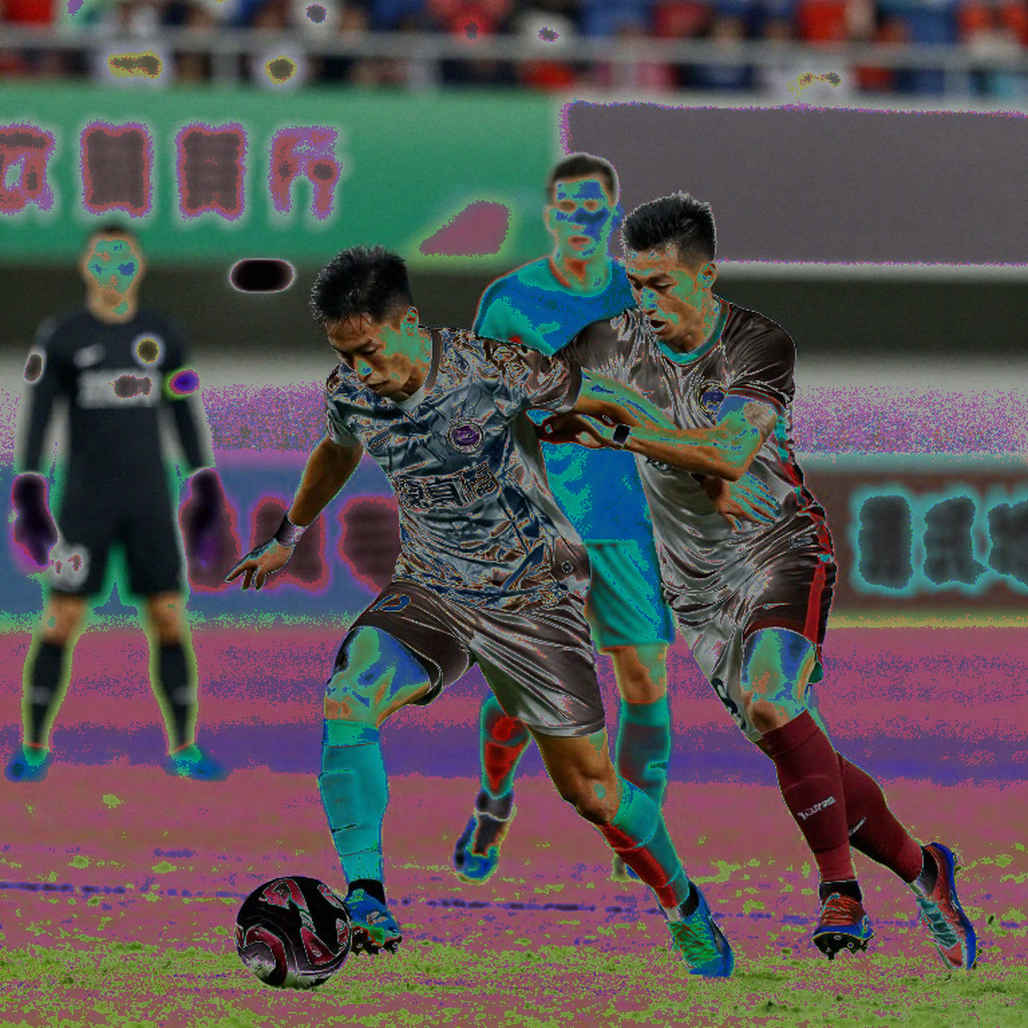 Porto Builds a "Bubble" Around Santiago Giménez: One Striker, Two Media Markets, and the Limits of Data Porto Builds a "Bubble" Around Santiago Giménez: One Striker, Two Media Markets, and the Limits of Data