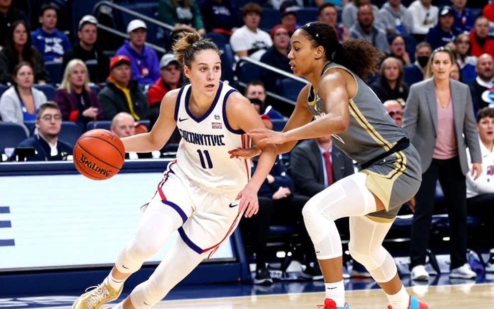 Allisha Gray bỏ ngỏ khả năng ra sân Game 3: Atlanta Dream dẫn 2-0 và chiếc gối êm mang tên lịch sử Allisha Gray bỏ ngỏ khả năng ra sân Game 3: Atlanta Dream dẫn 2-0 và chiếc gối êm mang tên lịch sử