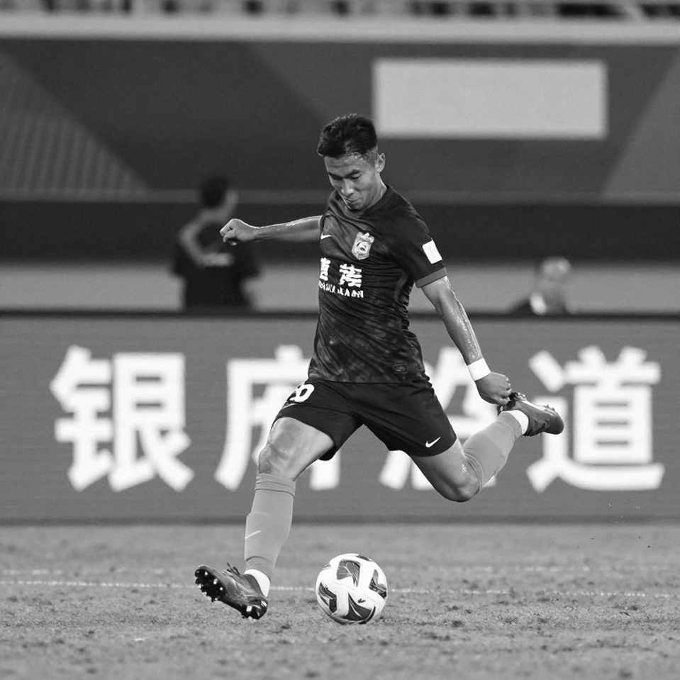Julian Hall: 9 bàn, 5 kiến tạo và lý do một trận giao hữu không trói được ai Julian Hall: 9 bàn, 5 kiến tạo và lý do một trận giao hữu không trói được ai