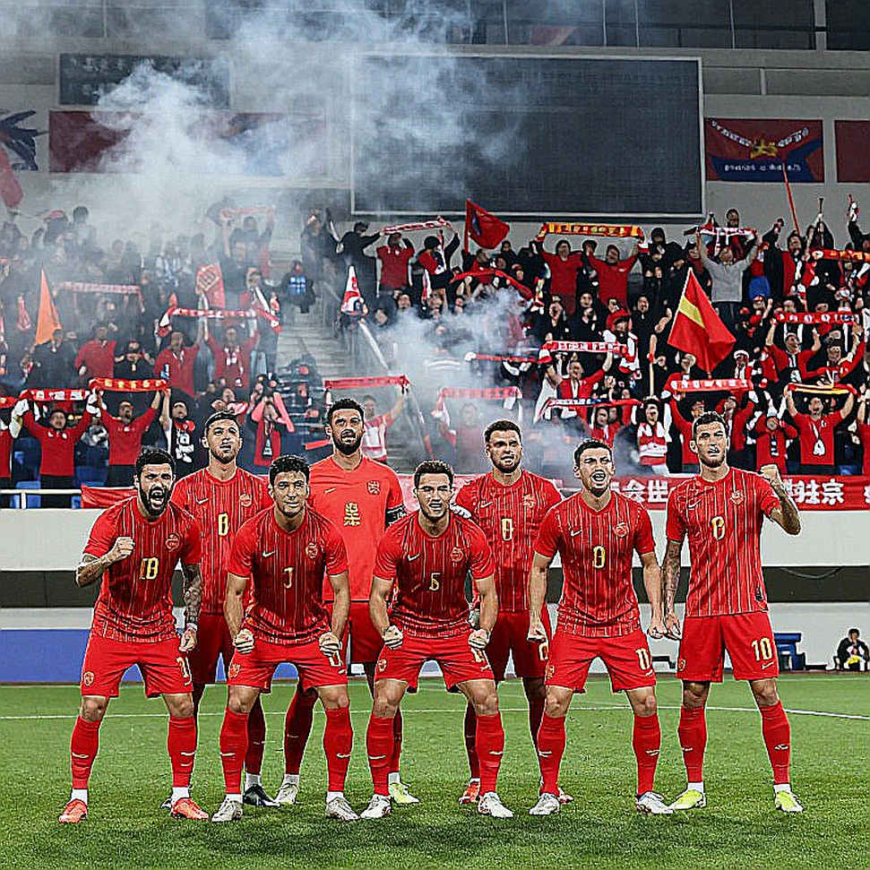Phút 12 ở Serbia: Hà Lan thắng nhờ hai quả phạt đền, và điều đáng nói không nằm ở tỷ số